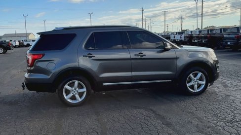 Used 2016 Ford Explorer XLT w/ Equipment Group 202A image 9