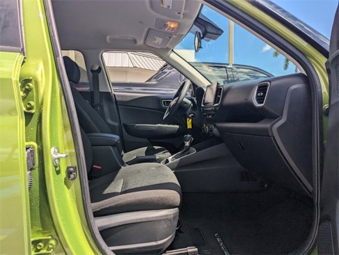 Used 2024 Hyundai Venue SE image 14