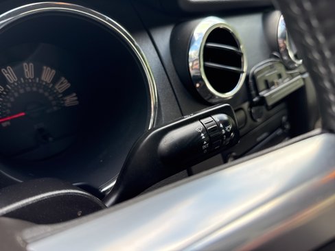 Used 2005 Ford Mustang GT image 18