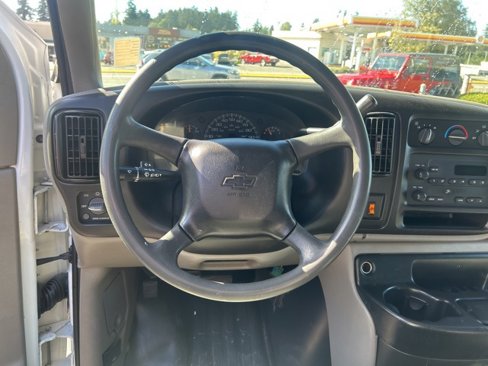 Used 2001 Chevrolet Express 3500 image 9
