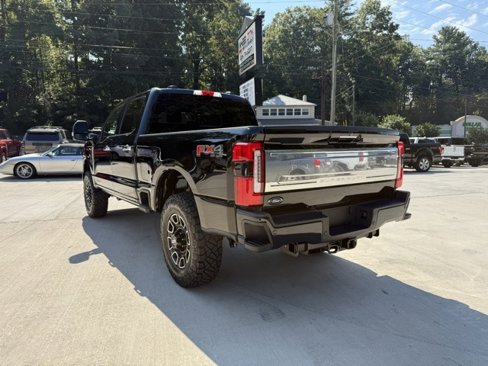 Used 2024 Ford F250 Platinum image 7
