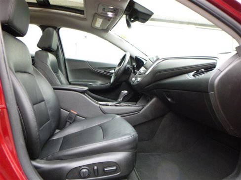 Used 2018 Chevrolet Malibu Premier w/ Premier Sun and Wheel Package image 8