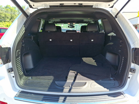 Used 2022 Jeep Grand Cherokee Limited image 30