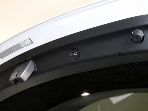 Used 2021 Tesla Model Y Long Range image 27