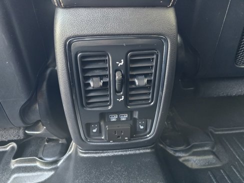 Used 2015 Jeep Grand Cherokee Limited w/ Trailer Tow Group IV image 26