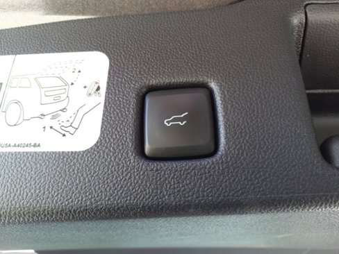 Used 2020 Ford Escape SEL image 7