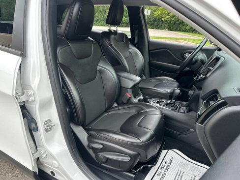 Used 2021 Jeep Cherokee Latitude Plus image 33