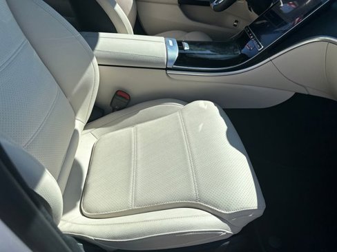 Used 2025 Mercedes-Benz C 300 Sedan image 35