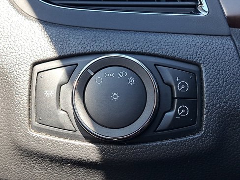 Used 2011 Ford Edge Limited w/ Driver Entry Pkg image 25