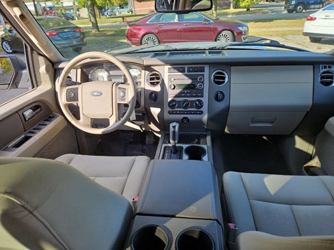 Used 2011 Ford Expedition XLT w/ HD Trailer Tow Pkg image 18
