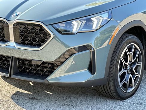 Certified 2025 BMW X2 xDrive28i image 12