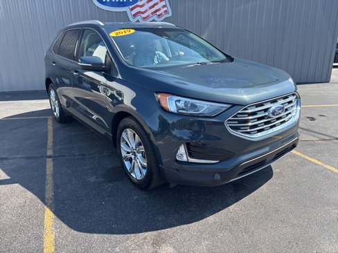 Used 2019 Ford Edge Titanium w/ Cold Weather Package image 3