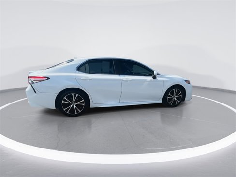 Used 2020 Toyota Camry SE image 9