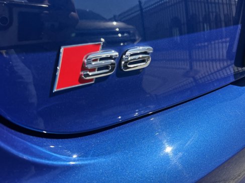 Used 2016 Audi S6 Prestige w/ Prestige Package image 34