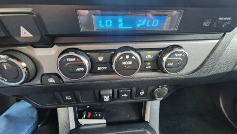 Used 2021 Toyota Tacoma TRD Sport image 33