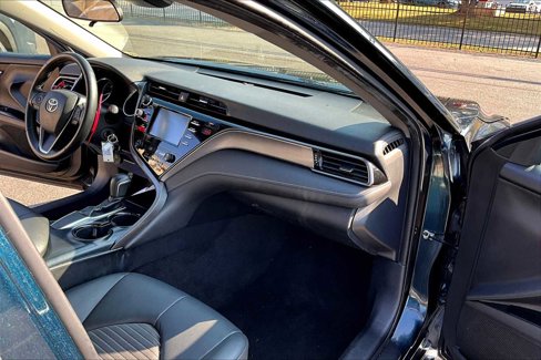Used 2019 Toyota Camry SE image 16