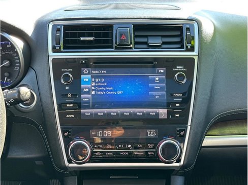 Used 2018 Subaru Outback 2.5i Limited image 17