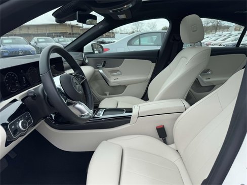 Used 2025 Mercedes-Benz CLA 250 4MATIC image 4