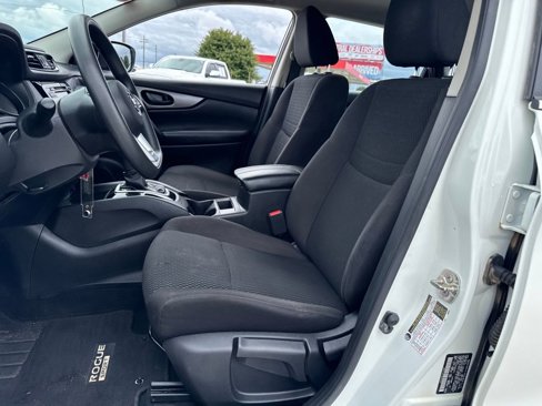 Used 2020 Nissan Rogue Sport S image 15