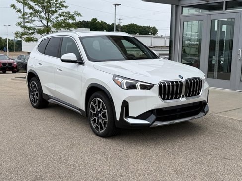 New 2025 BMW X1 xDrive28i w/ Technology Package image 1