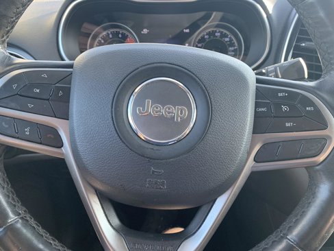 Used 2019 Jeep Cherokee Limited image 17