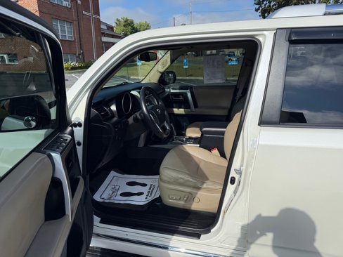 Used 2010 Toyota 4Runner SR5 image 5