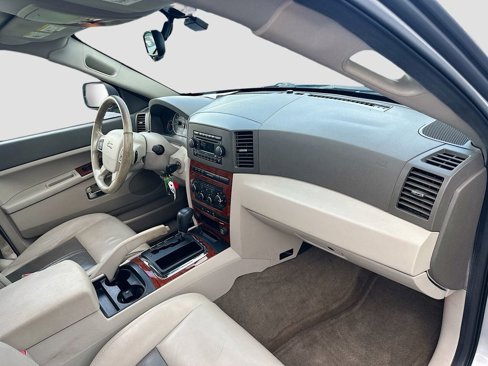 Used 2005 Jeep Grand Cherokee Limited image 29