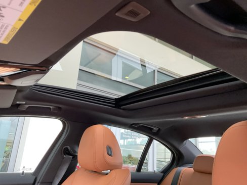 New 2025 BMW 330i Sedan w/ Premium Package image 21