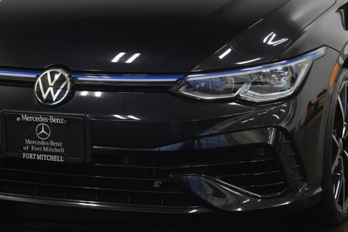 Used 2023 Volkswagen Golf R image 9