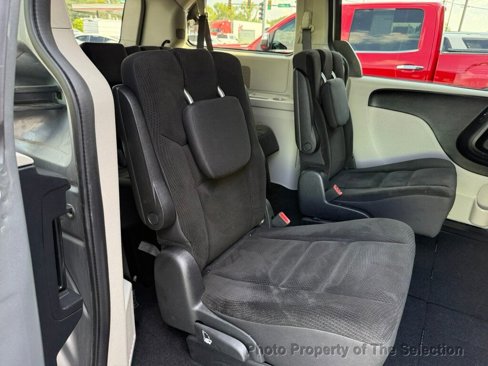 Used 2019 Dodge Grand Caravan SE image 36