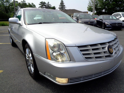 Used 2010 Cadillac DTS Platinum image 17