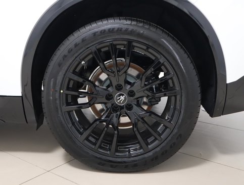 New 2025 Maserati Grecale Modena image 9