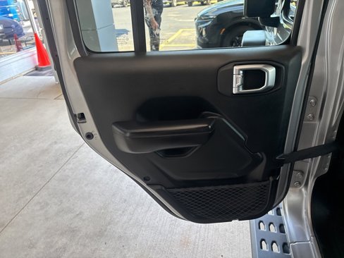 Used 2020 Jeep Gladiator Sport w/ Quick Order Package 24S image 22