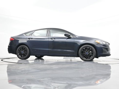 Used 2020 Ford Fusion SE image 34