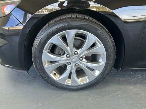 Used 2018 Chevrolet Malibu Premier w/ Driver Confidence Package image 12