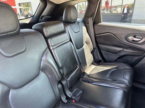 Used 2016 Jeep Cherokee High Altitude image 10