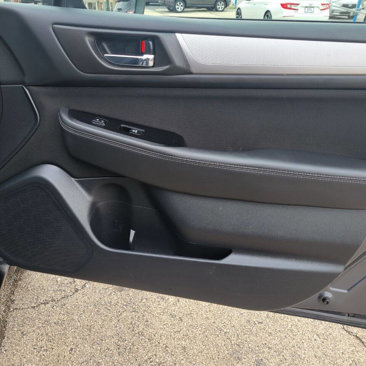 Used 2018 Subaru Outback 2.5i Premium image 12