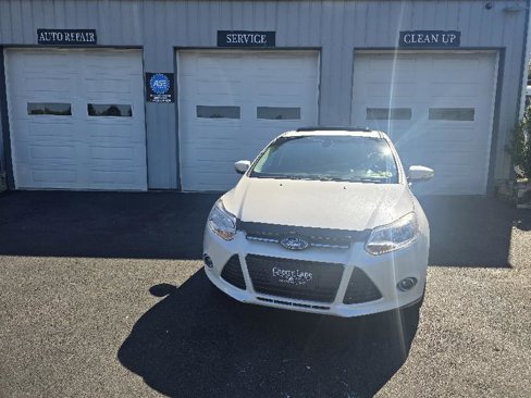 Used 2012 Ford Focus Titanium image 2