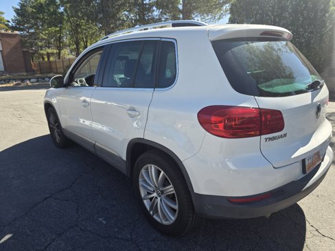 Used 2012 Volkswagen Tiguan SEL image 3
