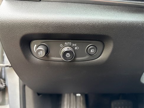 Used 2018 Chevrolet Traverse LT image 27