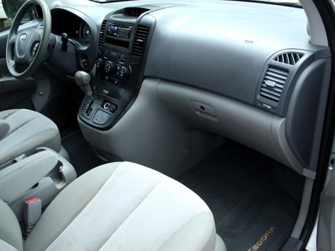 Used 2012 Kia Sedona LX image 11