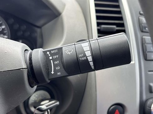 Used 2012 Nissan Frontier SV image 23