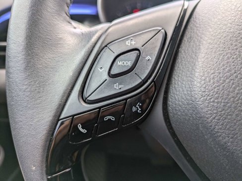 Used 2021 Toyota C-HR XLE image 23