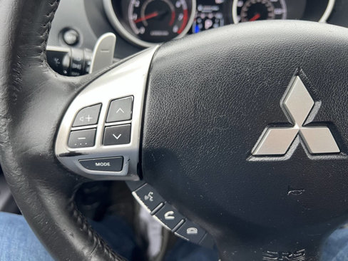 Used 2012 Mitsubishi Outlander SE image 27