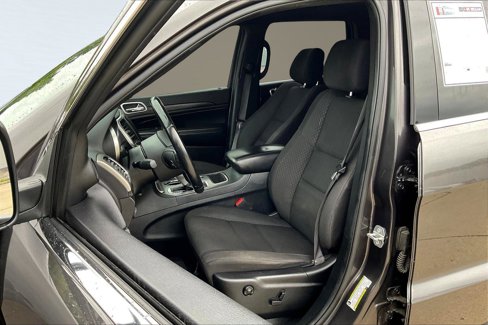 Used 2020 Jeep Grand Cherokee Laredo image 27