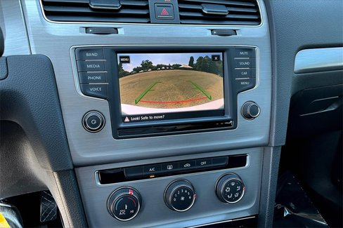 Used 2017 Volkswagen Golf S image 15
