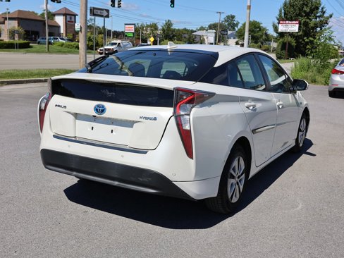 Used 2017 Toyota Prius Four image 12