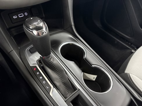 Used 2020 Chevrolet Equinox LS image 19