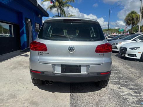 Used 2018 Volkswagen Tiguan Limited w/ Alloy Wheels Package image 14