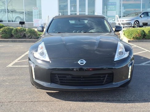 Used 2014 Nissan 370Z Roadster image 2